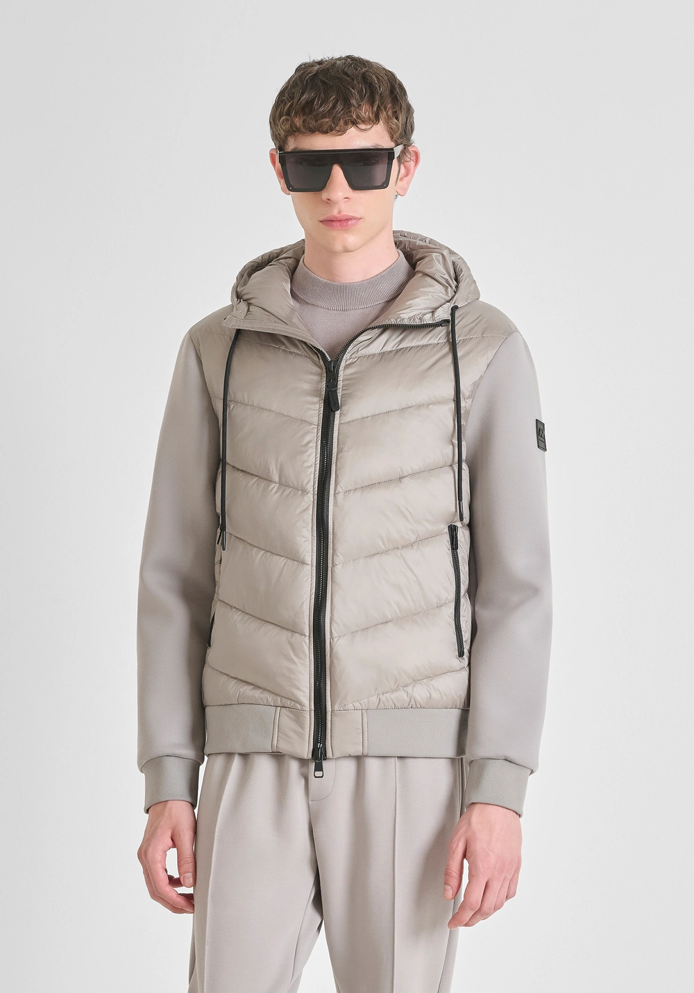 GIUBBOTTO SLIM FIT CON ECO-IMBOTTITURA DUPONT SORONA E MANICHE IN MAGLIA - Giubbotti e Cappotti Uomo | Antony Morato Online Shop