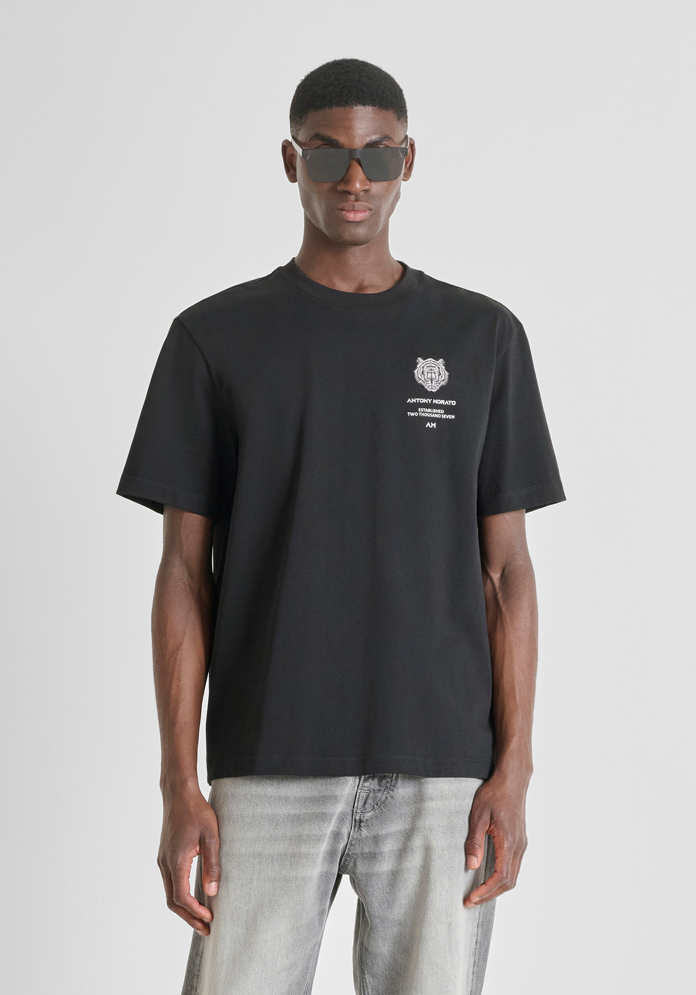 T-SHIRT RELAXED FIT IN COTONE CON STAMPA TIGRE A CONTRASTO SUL RETRO - T-shirts & Polo Uomo | Antony Morato Online Shop