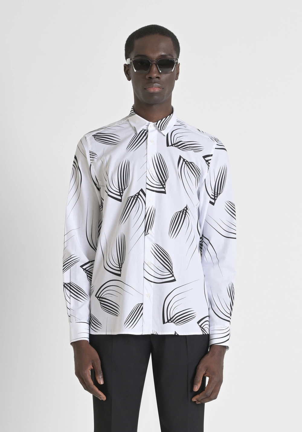 HEMD REGULAR STRAIGHT FIT „BARCELONA“ AUS BAUMWOLL-MISCHGEWEBE MIT GEMUSTERTEM PRINT - Hemden | Antony Morato Online Shop