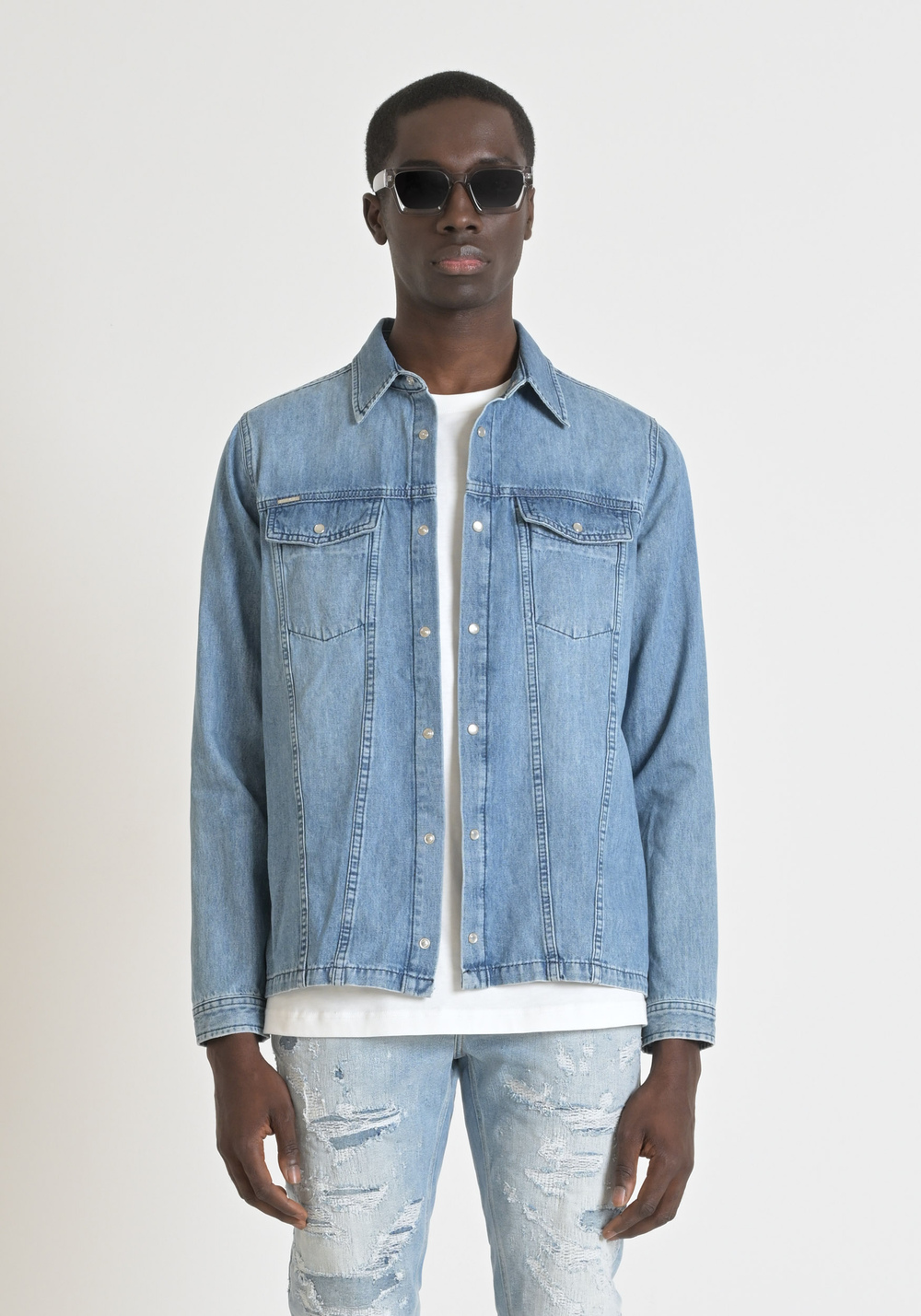 CHEMISE REGULAR FIT « DAN » EN DENIM AVEC LAVAGE CLAIR - Chemises | Antony Morato Online Shop