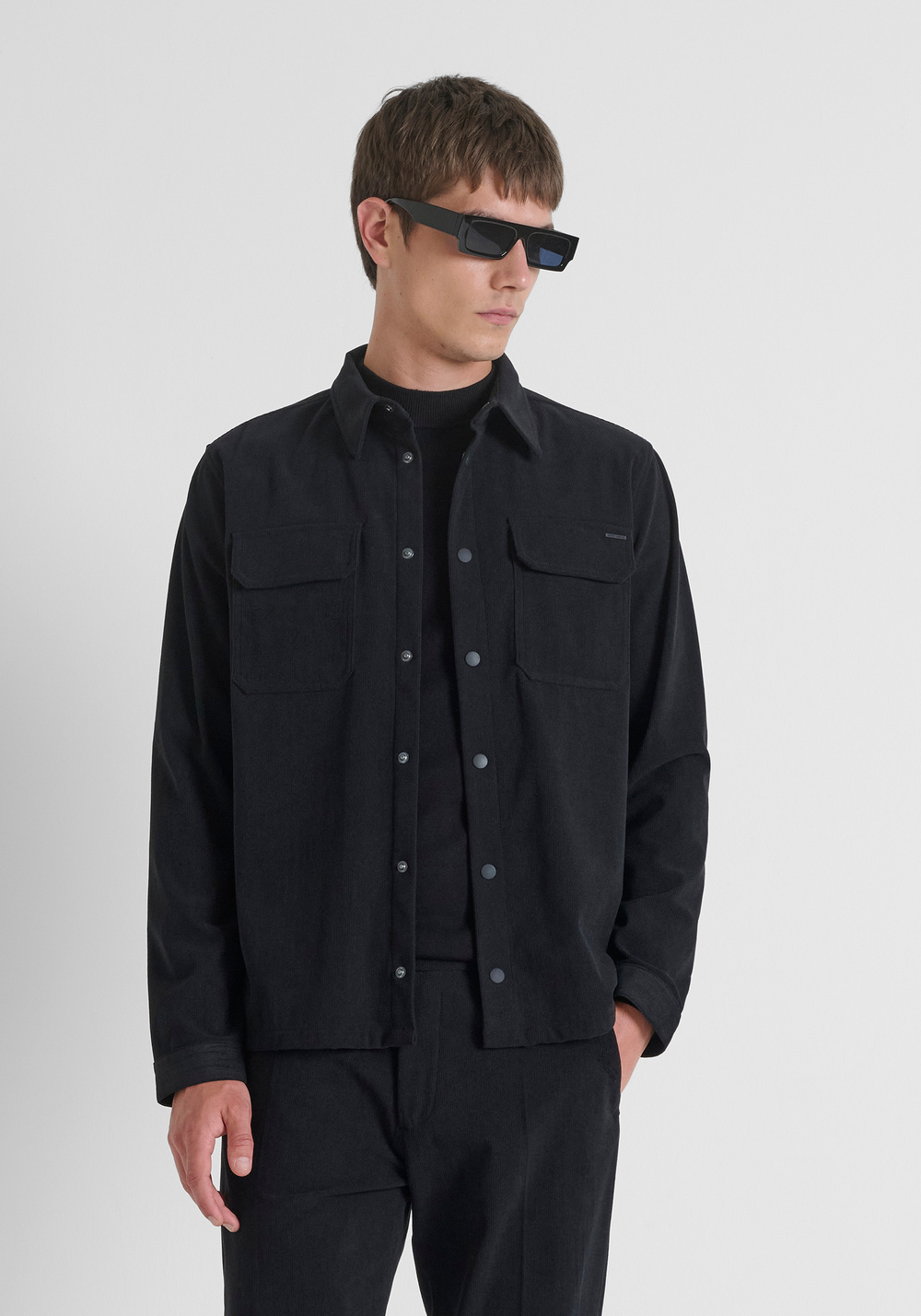 CAMICIA REGULAR FIT IN VELLUTO CON BADGE LOGATO - Camicie Uomo | Antony Morato Online Shop