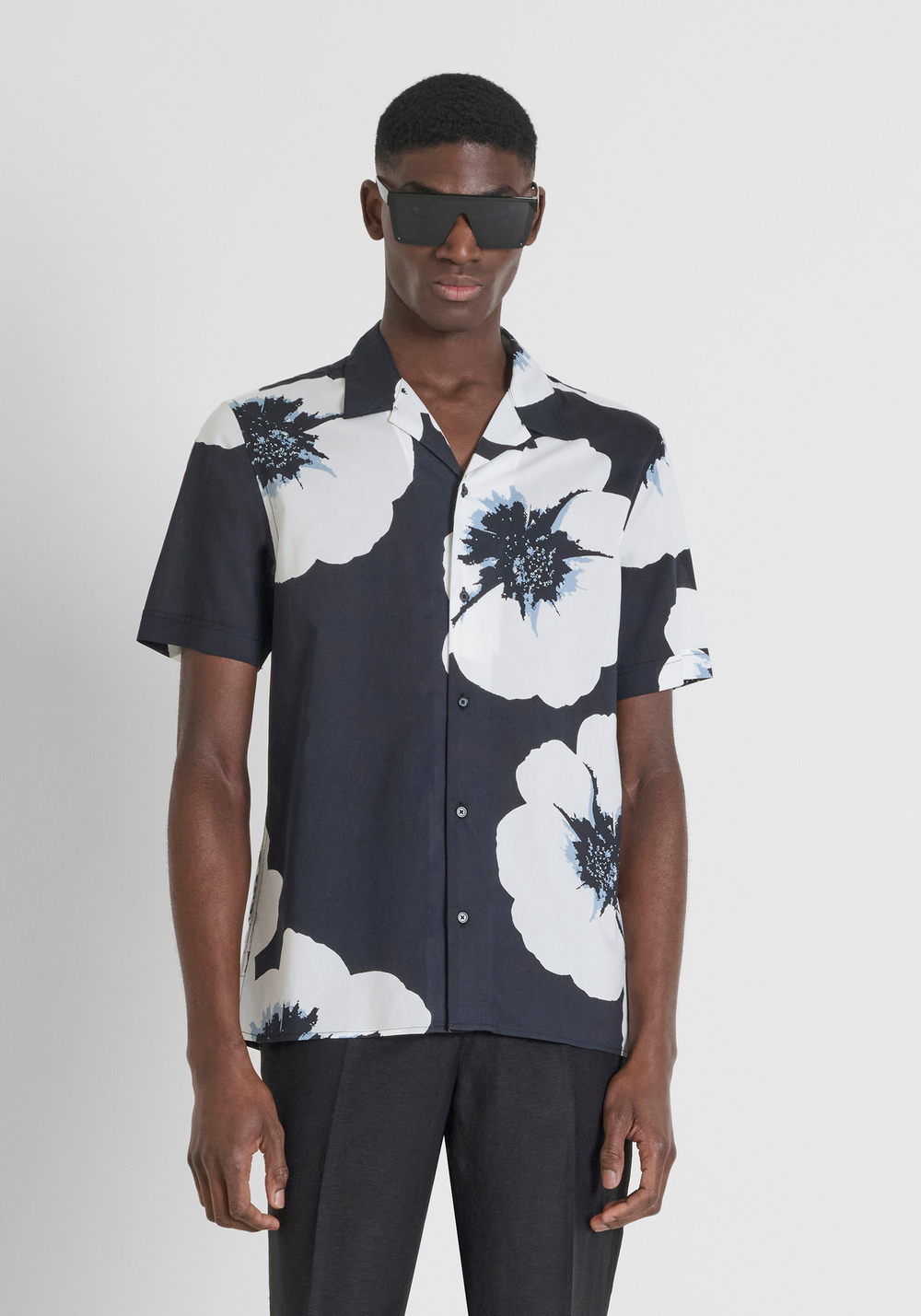 CAMICIA STRAIGHT FIT "HONOLULU" IN COTONE STAMPATO E BADGE LOGATO - Camicie Uomo | Antony Morato Online Shop