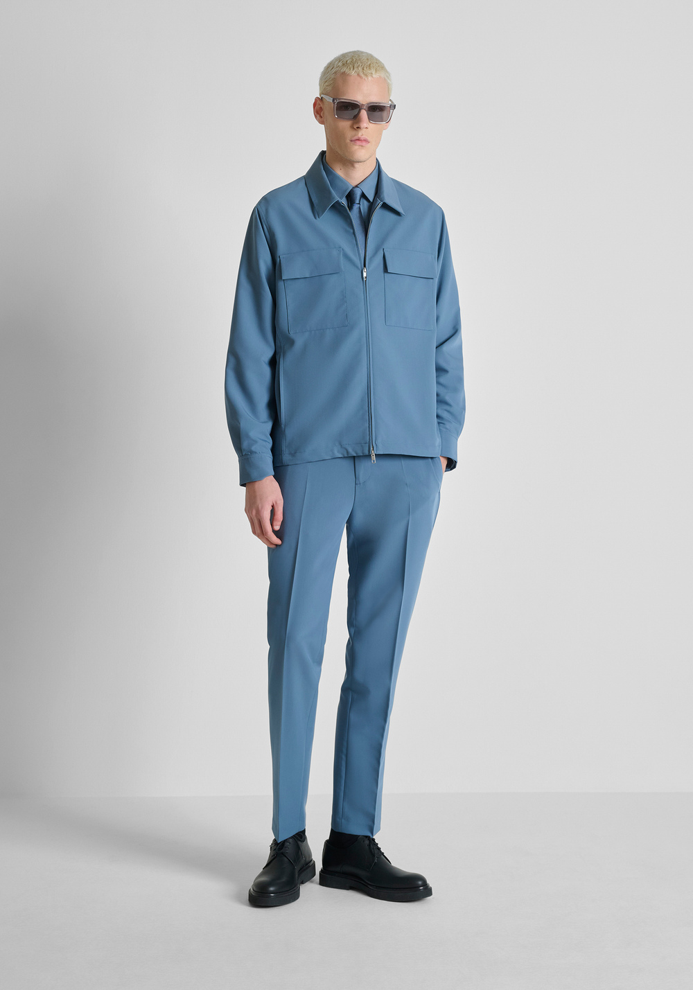 Everyday Elegance: Suits Paired with Knitwear Antony Morato Everyday Elegance: Suits Paired with Knitwear Antony Morato
