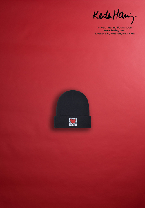 BEANIE WITH KEITH HARING PRINT - Keith Haring "Lovers" | Antony Morato Online Shop