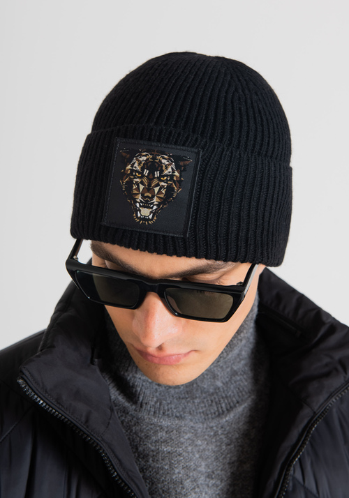 "BEANIE" HAT IN WOOL BLEND WITH PANTHER PATCH - Men's Accessories | Antony Morato Online Shop