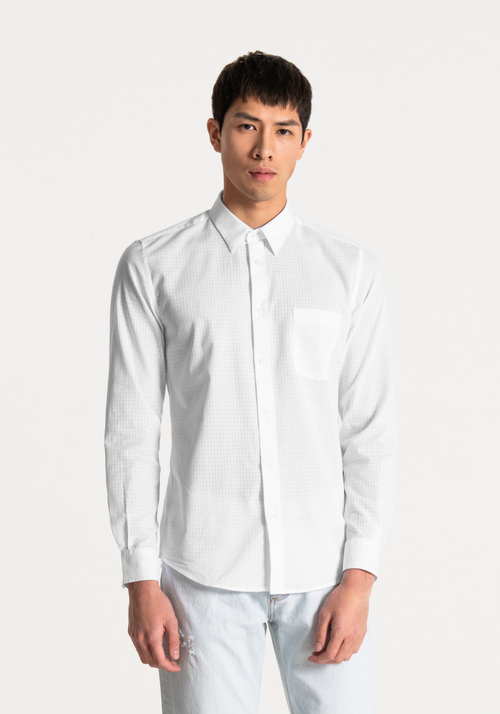 Camisa con botones ocultos Clearance