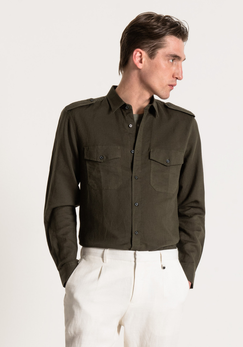 SLIM-FIT SHIRT IN A COTTON-LINEN BLEND WITH SHOULDER TABS - Shirts | Antony Morato Online Shop
