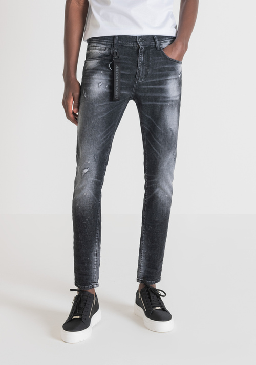 “KENNY” CARROT FIT JEANS IN RECYCLED MATERIAL - Biker rock | Antony Morato Online Shop