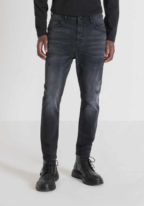 "KARL" CROPPED SKINNY FIT JEANS IN STRETCH DENIM WITH DARK WASH - New Arrivals FW22 | Antony Morato Online Shop