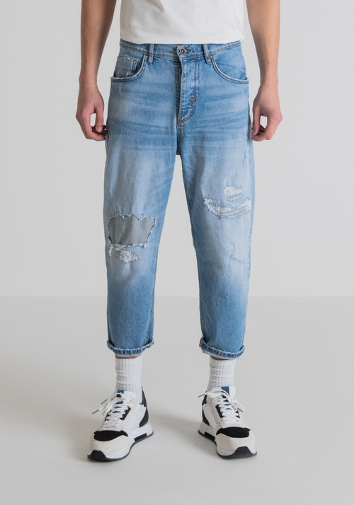 "DENIS" REGULAR-FIT CROPPED JEANS IN LIGHT-WASH COMFORT DENIM - Jeans | Antony Morato Online Shop