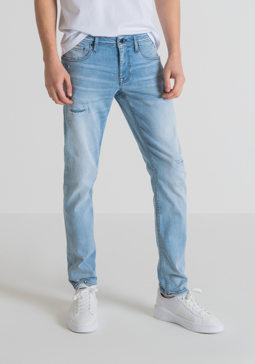 JEANS TAPERED FIT “OZZY” IN STRETCH DENIM CHIARO - Jeans Tapered Fit Uomo | Antony Morato Online Shop