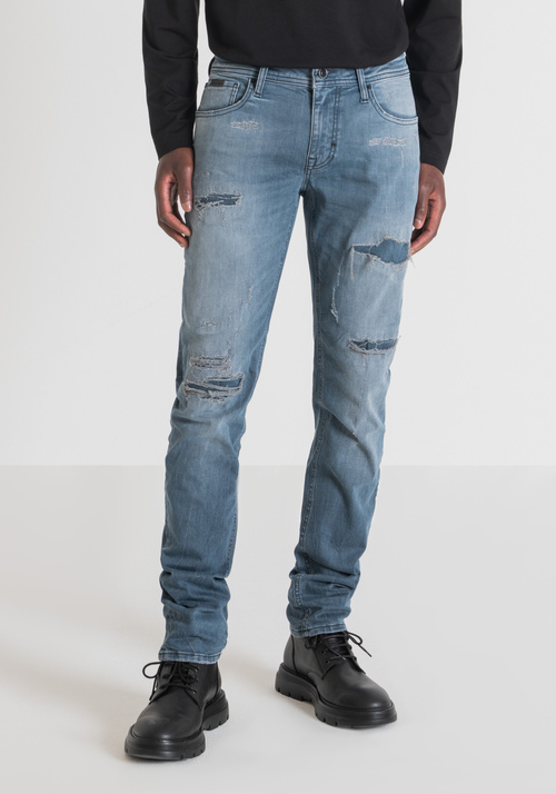 "OZZY" TAPERED-FIT JEANS IN MEDIUM-WASH STRETCH DENIM WITH PATCHES - Men's Tapered Fit Jeans | Antony Morato Online Shop