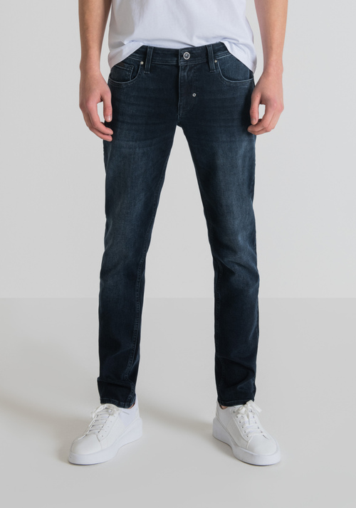 "OZZY" TAPERED-FIT JEANS IN RECYCLED STRETCH DENIM - Care For Future | Antony Morato Online Shop