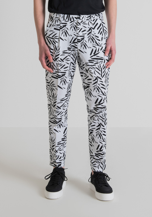 "GUSTAF" CARROT-FIT TROUSERS IN PURE COTTON WITH PALM PRINT - Men's Trousers | Antony Morato Online Shop