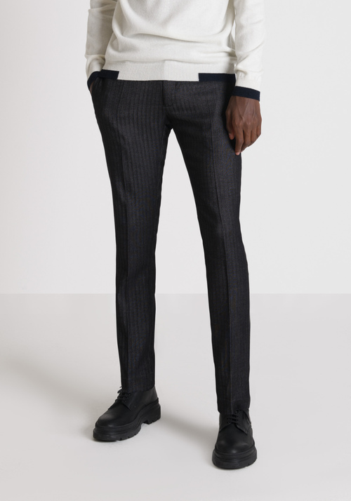 SLIM-FIT "BONNIE" TROUSERS IN A STRETCHY HERRINGBONE FABRIC - Trousers | Antony Morato Online Shop