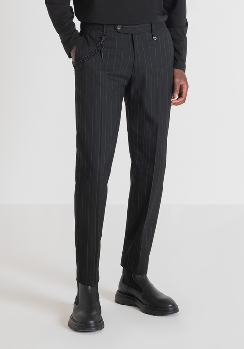 "ROY" SLIM-FIT TROUSERS IN SOFT STRETCH VISCOSE BLEND WITH PINSTRIPE PATTERN - Preview FW22 | Antony Morato Online Shop