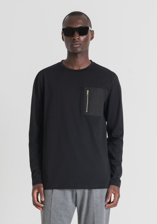 REGULAR-FIT T-SHIRT WITH LONG SLEEVES IN PURE COTTON WITH FAUX LEATHER POCKET - New Arrivals FW22 | Antony Morato Online Shop