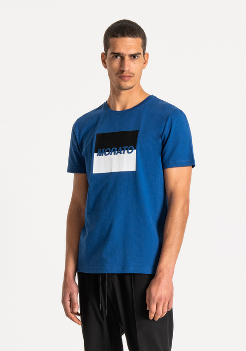 T-SHIRT SLIM FIT AUS 100 % BAUMWOLLE MIT GUMMIERTEM PRINT - T-Shirts & Poloshirts | Antony Morato Online Shop