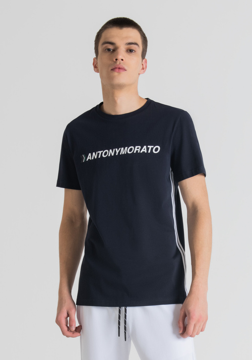 SLIM-FIT T-SHIRT IN PURE COTTON WITH RUBBERISED FRONT PRINT - Leisure Outfit | Antony Morato Online Shop