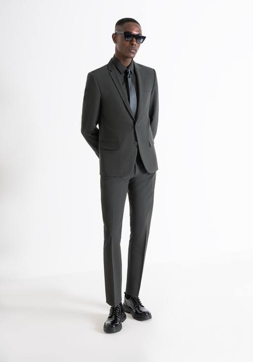 Comprar trajes online best sale