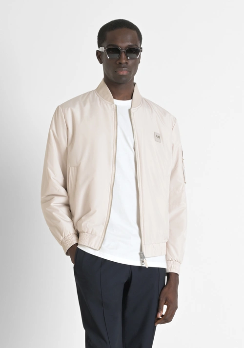 JACKE REGULAR FIT AUS FUNKTIONSGEWEBE MIT SYNTHETISCHER WATTIERUNG SORONA® AURA - Jacken und Mäntel | Antony Morato Online Shop