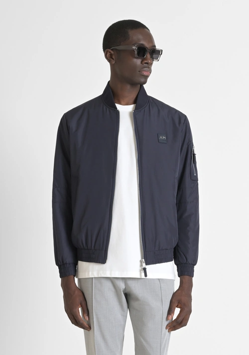 JACKE REGULAR FIT AUS FUNKTIONSGEWEBE MIT SYNTHETISCHER WATTIERUNG SORONA® AURA - Jacken und Mäntel | Antony Morato Online Shop