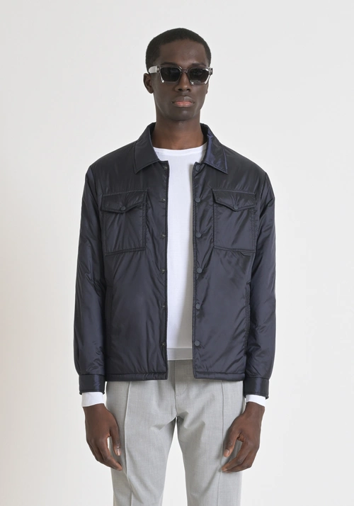 JACKE REGULAR FIT AUS SHIOZE-NYLON MIT GUMMIERTEM LOGO - Jacken und Mäntel | Antony Morato Online Shop