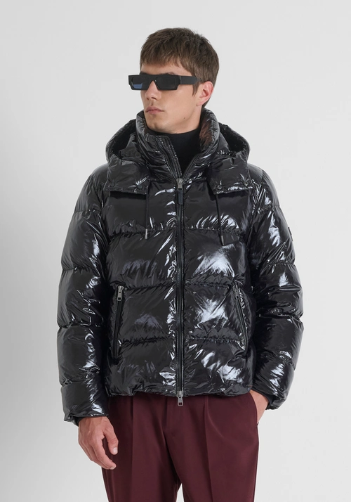 SHINY RELAXED FIT DOWN JACKET WITH DUPONT SORONA ECO-PADDING - Total Black Outfit | Antony Morato Online Shop