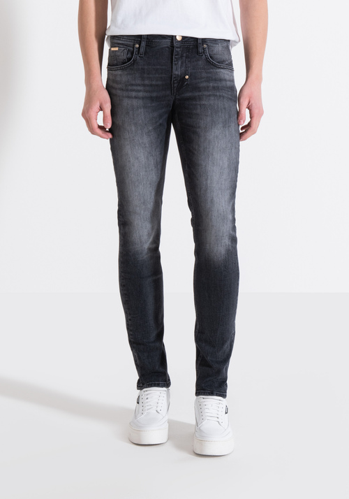 "OZZY" TAPERED JEANS IN GOLD LINE VINTAGE STRETCH DENIM - Men's Tapered Fit Jeans | Antony Morato Online Shop