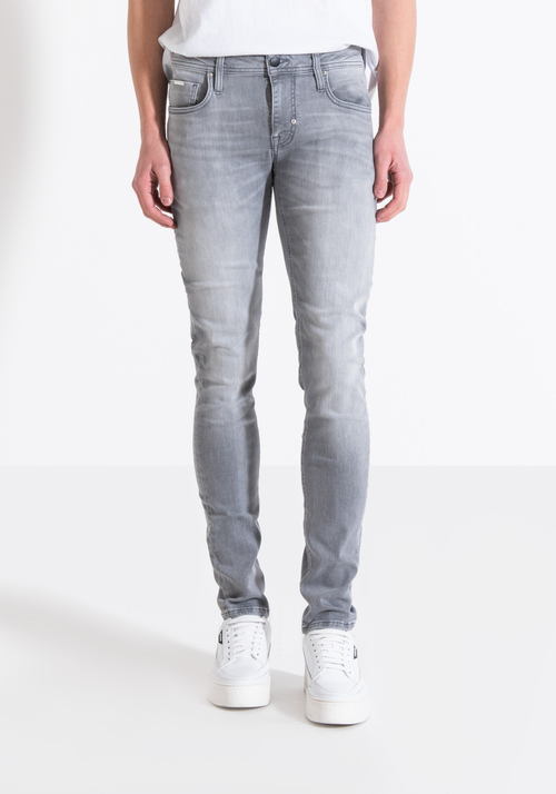 OZZY TAPERED FIT JEANS IN GREY POWER STRETCH DENIM - Men's Tapered Fit Jeans | Antony Morato Online Shop