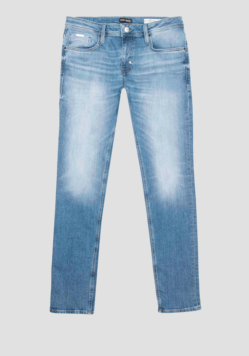 JEANS "OZZY" TAPERED FIT IN TRUEBLUE COMFORT DENIM AUTENTIC LOOK - Jeans uomo | Antony Morato Online Shop
