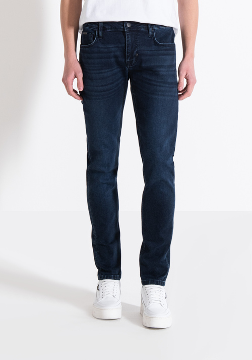 JEANS OZZY COUPE FUSÉE EN DENIM BLEU NOIR BASIQUE ICONIQUE - Men's Tapered Fit Jeans | Antony Morato Online Shop