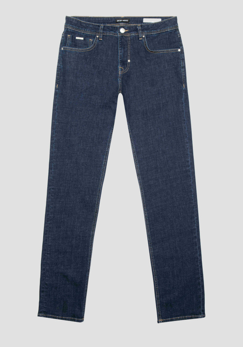 "OZZY" TAPERED FIT JEANS IN ICONIC BASIC BLUE DENIM - Men's Jeans | Antony Morato Online Shop