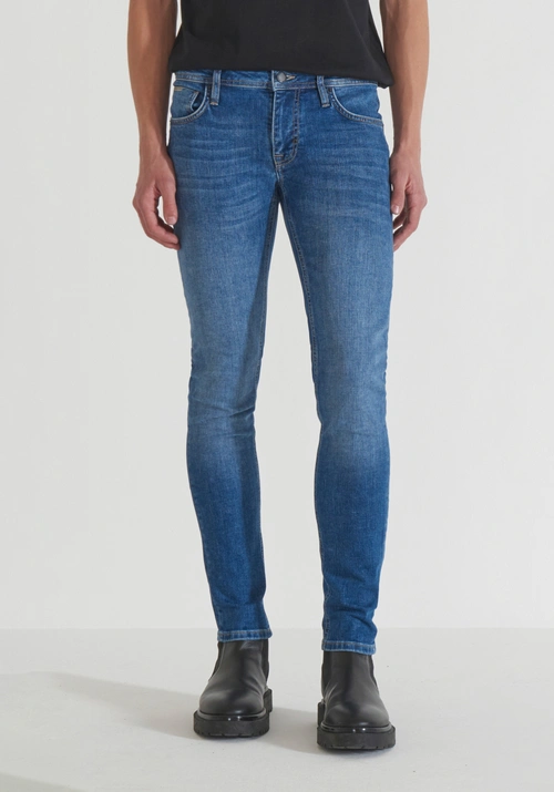"OZZY" TAPERED FIT JEANS IN BLUE DENIM - Men's Tapered Fit Jeans | Antony Morato Online Shop