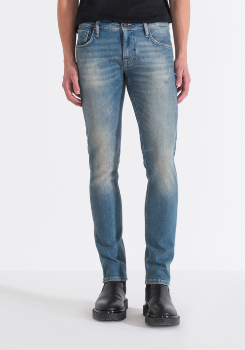 TAPERED FIT "OZZY" JEANS IN LIGHT COLOUR VINTAGE-EFFECT FABRIC - ozzy | Antony Morato Online Shop