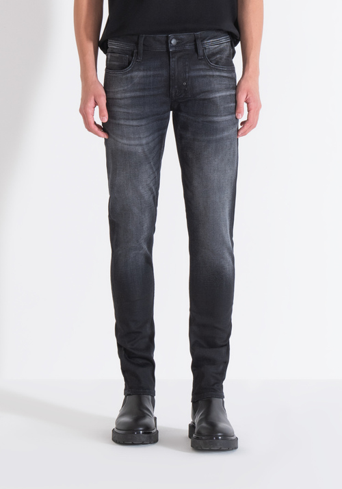 TAPERED FIT "OZZY" JEANS IN DARK VINTAGE-EFFECT DENIM - ozzy | Antony Morato Online Shop