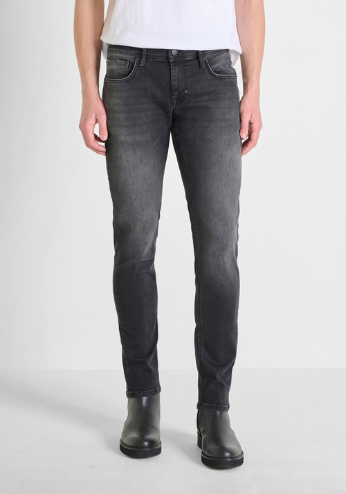 "OZZY" TAPERED FIT BLACK DENIM JEANS - ozzy | Antony Morato Online Shop