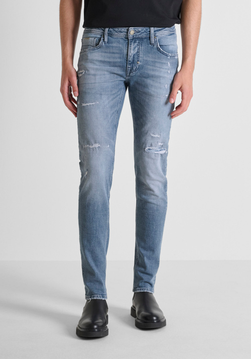 TAPERED FIT JEANS „OZZY“ MIT VERLAUFSWÄSCHE UND RISSEN - Bekleidung | Antony Morato Online Shop