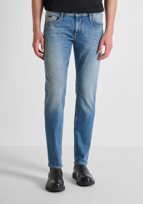 JEAN TAPERED RELAXED FIT « OZZY» AVEC LAVAGE DÉGRADÉ - ozzy tapered fit | Antony Morato Online Shop