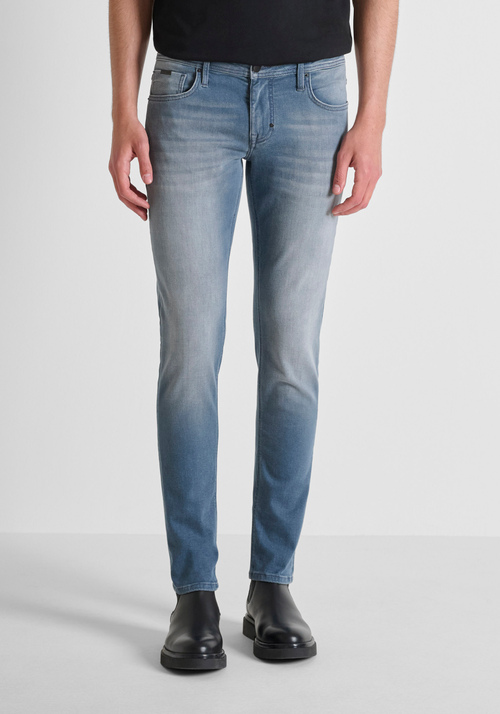 "OZZY" TAPERED FIT JEANS IN BRUGGE BLUE STRETCH DENIM - Clothing | Antony Morato Online Shop
