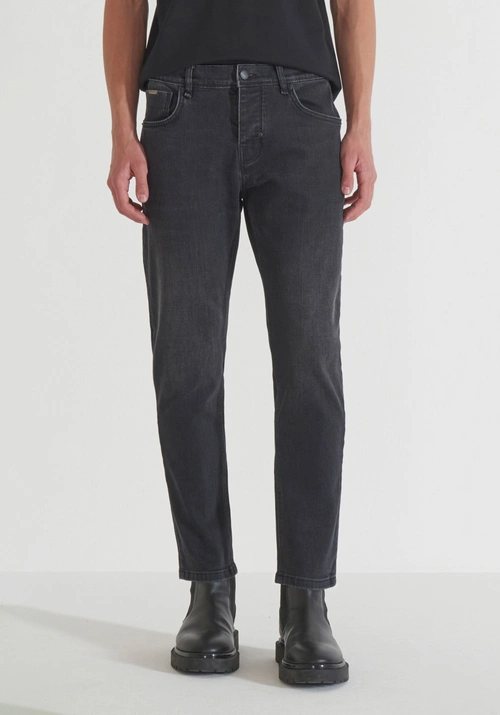 JEANS „ARGON" SLIM FIT KNÖCHELLANG AUS SCHWARZEM DENIM - Jeans | Antony Morato Online Shop