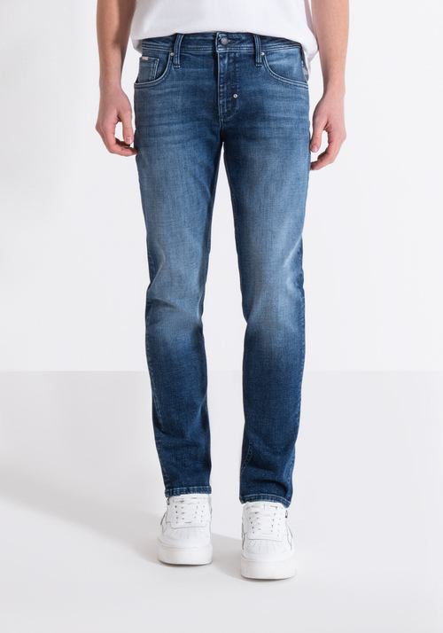 "KURT" TAPERED FIT COMFORT JEANS IN STRETCH DENIM WITH GARMENT-WASHED EFFECTS - Clothing | Antony Morato Online Shop