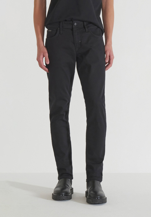 "KURT" COMFORT TAPERED FIT BLACK DENIM JEANS - Jeans | Antony Morato Online Shop