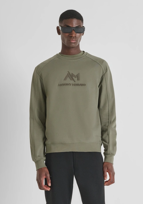 SUDADERA CUELLO REDONDO RELAXED FIT EN MEZCLA DE ALGODÓN SOSTENIBLE CON LOGOTIPO ESTAMPADO - Sudaderas | Antony Morato Online Shop