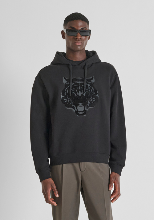 FELPA RELAXED FIT CON CAPPUCCIO IN MISTO COTONE SOSTENIBILE E STAMPA TIGRE - Felpe Uomo | Antony Morato Online Shop