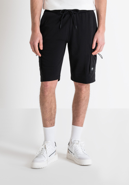 REGULAR FIT SWEATSHORTS IN SUSTAINABLE COTTON-POLYESTER BLEND WITH LOGO PATCH - Pantalons | Antony Morato Online Shop