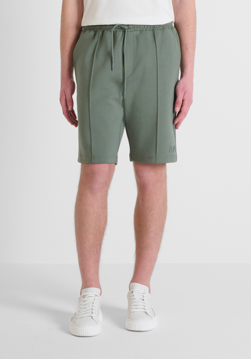 SHORTS REGULAR FIT AUS SWEATSHIRT-STOFF MIT GESTICKTEM LOGO - Shorts | Antony Morato Online Shop