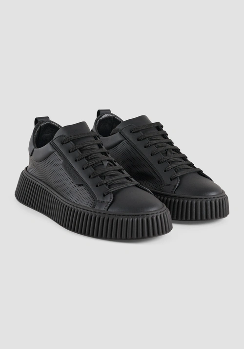 SNEAKERS „CONNIE“ AUS LEDER UND WILDLEDER - Schwarzes Outfit | Antony Morato Online Shop