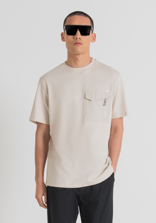 RELAXED FIT T-SHIRT IN COTTON JERSEY WITH POCKET AND LOGO PLAQUE - Men's T-shirts & Polo | Antony Morato Online Shop