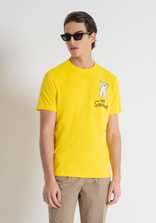 REGULAR FIT BAUMWOLL-JERSEY T-SHIRT MIT GUMMIERTEM, MATTEM KUNSTSTOFF „THE SIMPSON“ PRINT - T-Shirts & Poloshirts | Antony Morato Online Shop